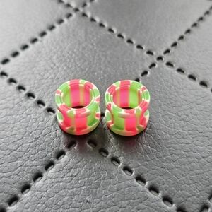Acrylic Plugs/gages 00
